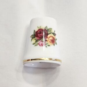 "Old Country Roses" Thimble by Royal Albert.